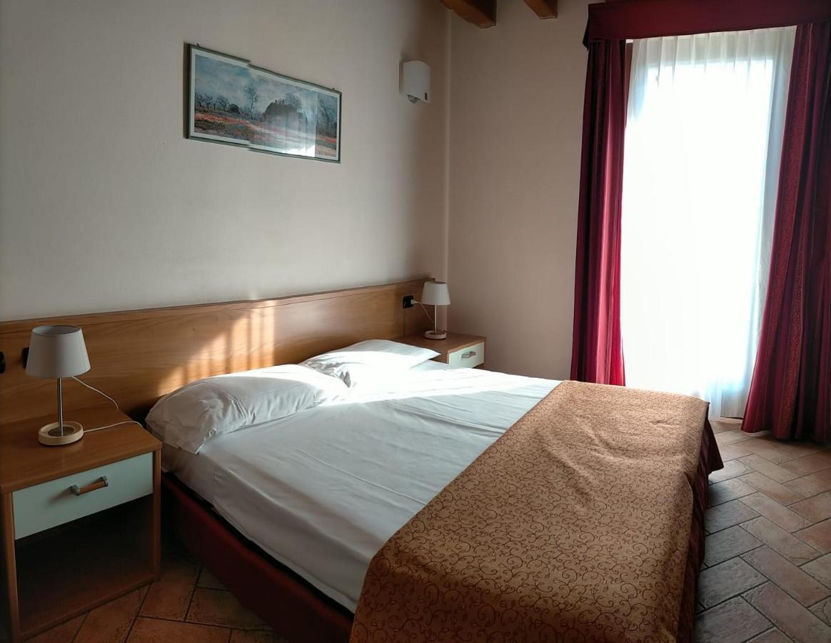 Hotel Agli Ulivi Valeggio sul Mincio Ngoại thất bức ảnh