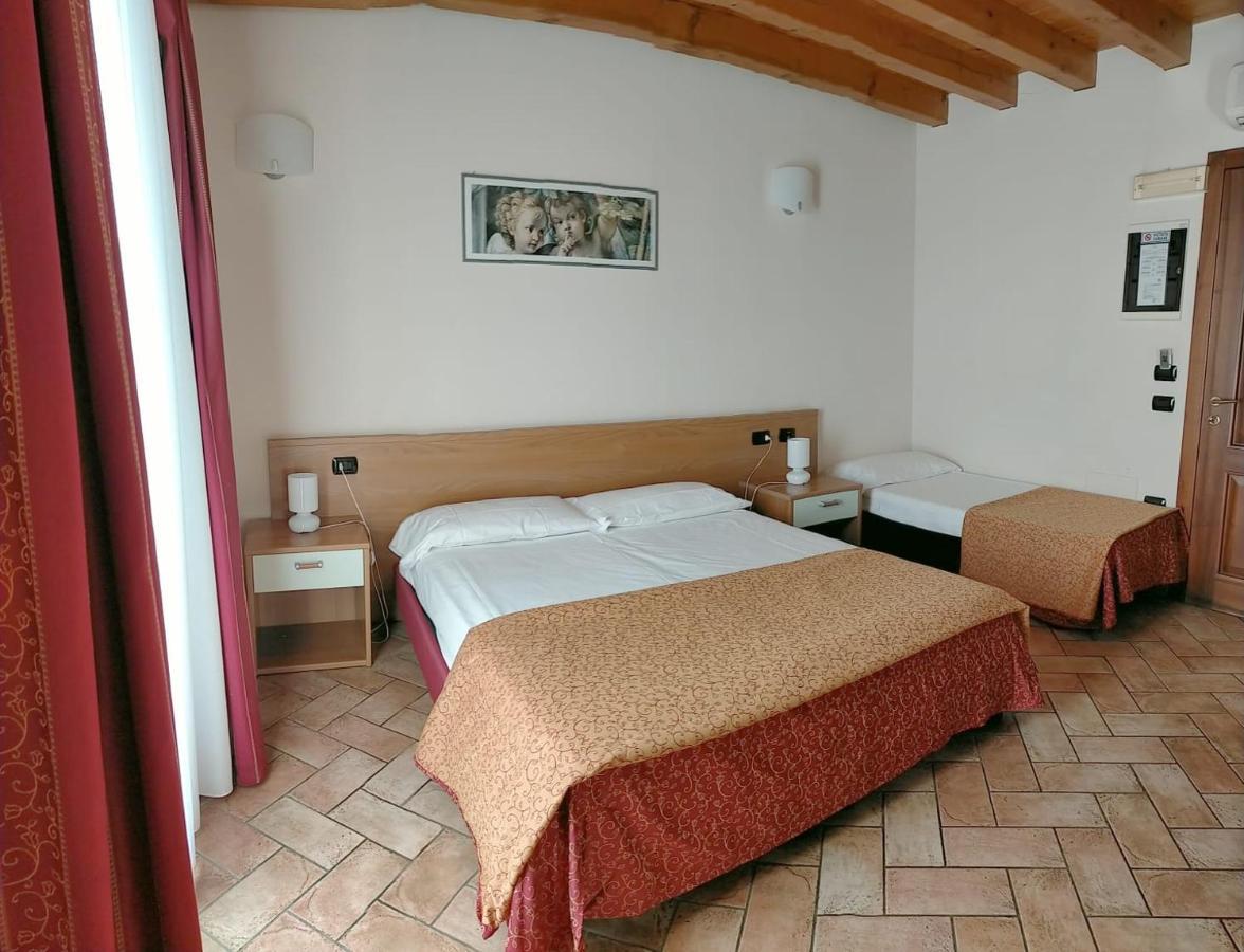 Hotel Agli Ulivi Valeggio sul Mincio Ngoại thất bức ảnh