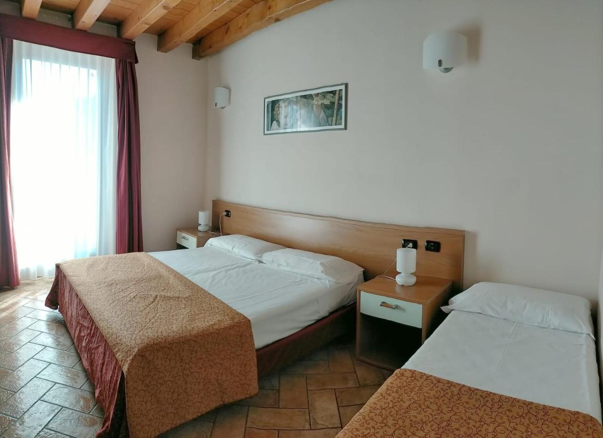 Hotel Agli Ulivi Valeggio sul Mincio Ngoại thất bức ảnh