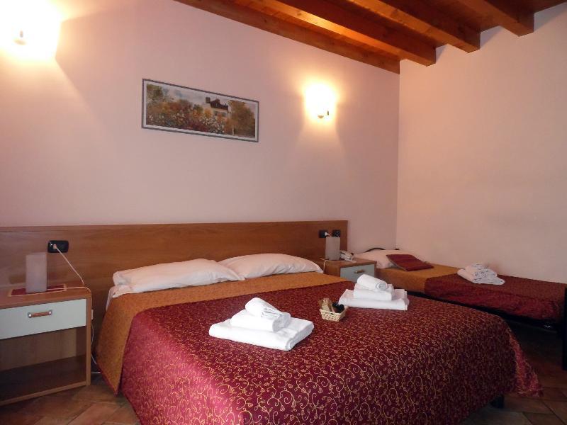 Hotel Agli Ulivi Valeggio sul Mincio Ngoại thất bức ảnh