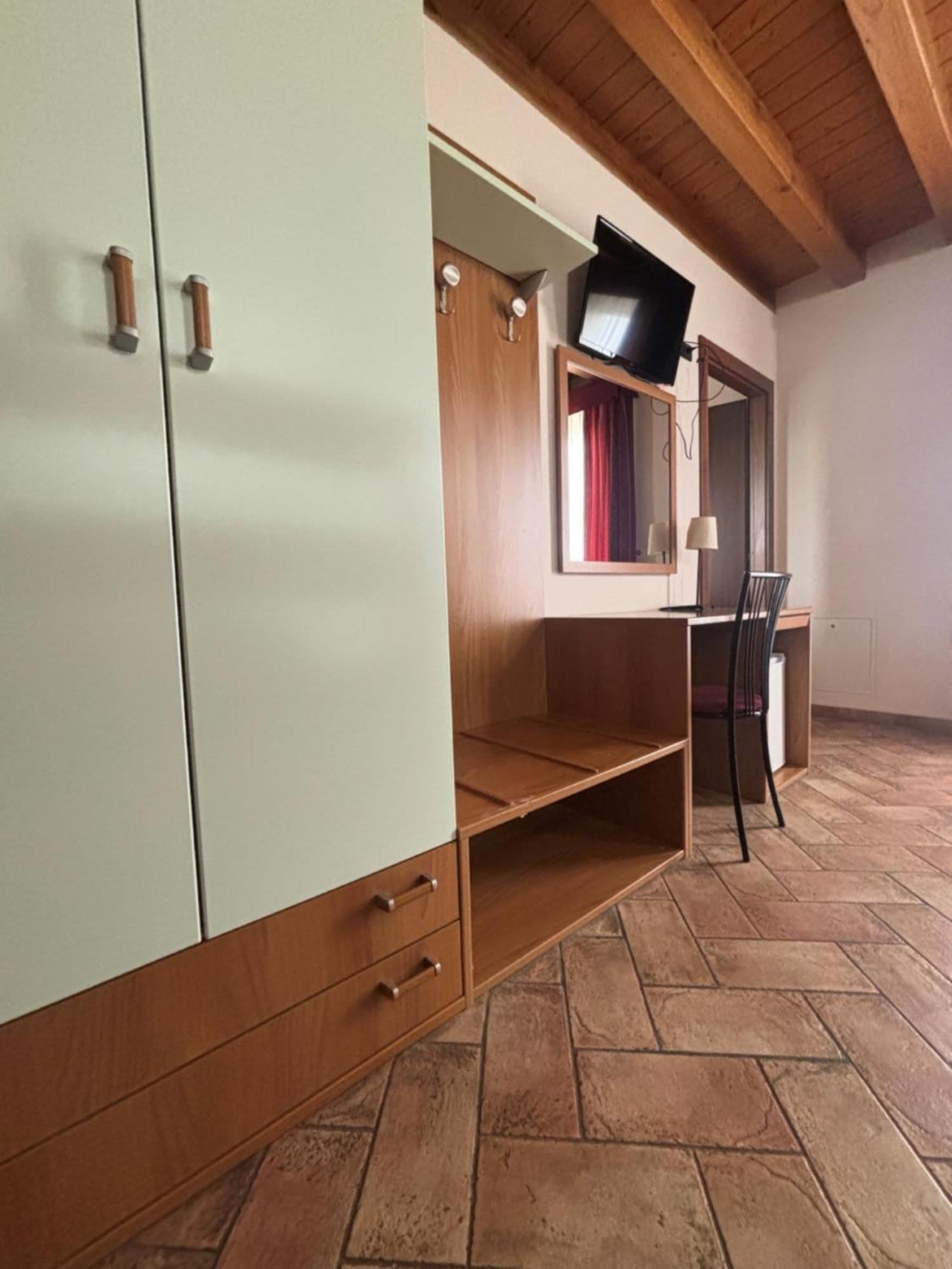 Hotel Agli Ulivi Valeggio sul Mincio Ngoại thất bức ảnh
