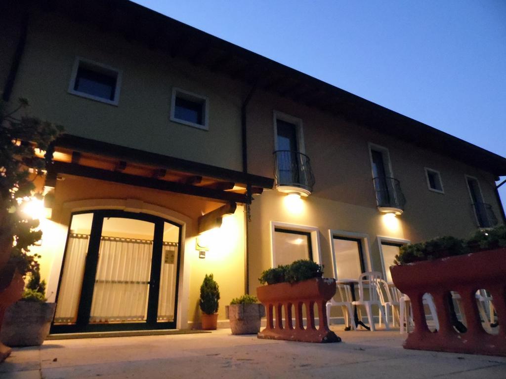 Hotel Agli Ulivi Valeggio sul Mincio Ngoại thất bức ảnh