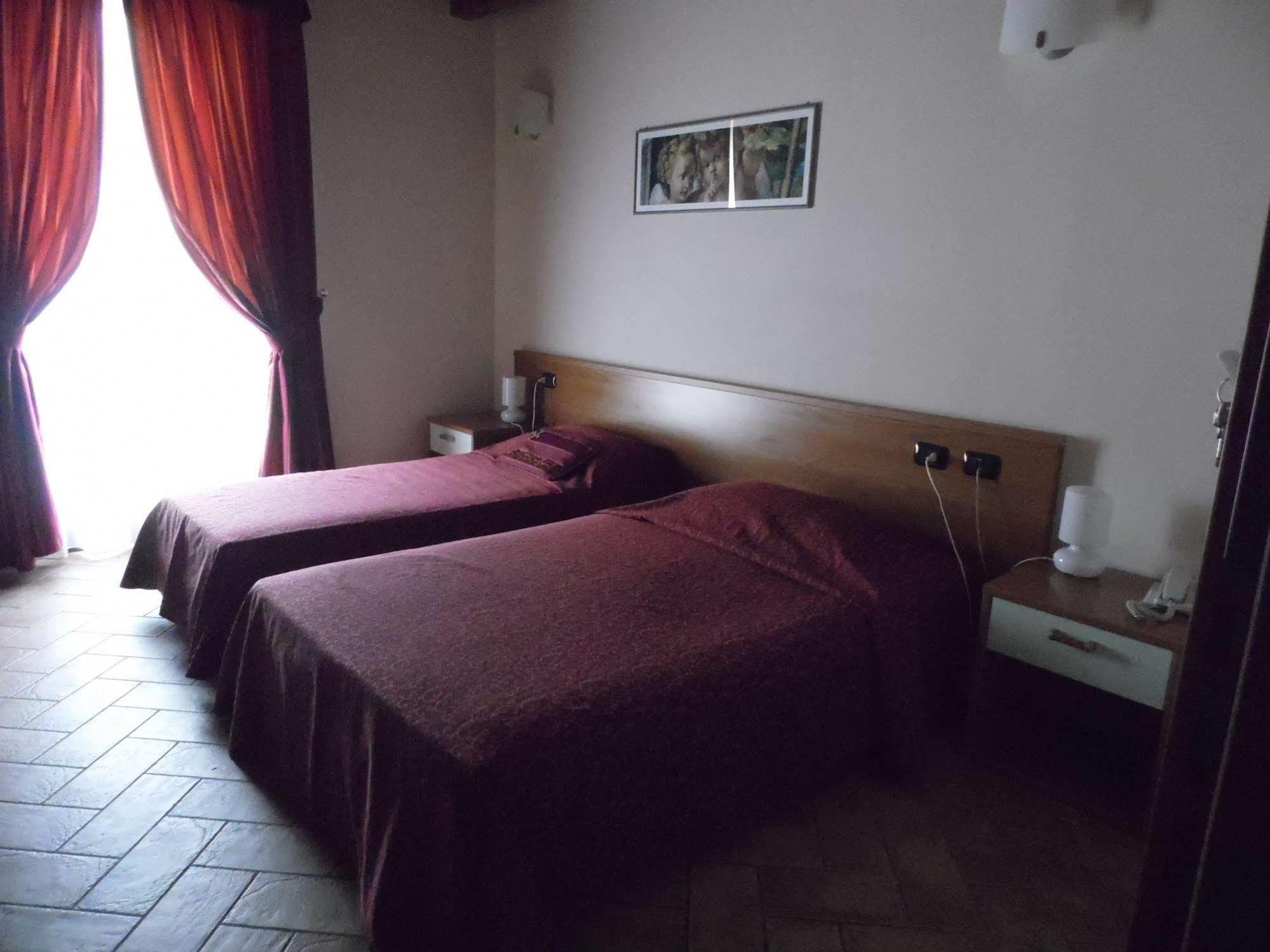 Hotel Agli Ulivi Valeggio sul Mincio Ngoại thất bức ảnh